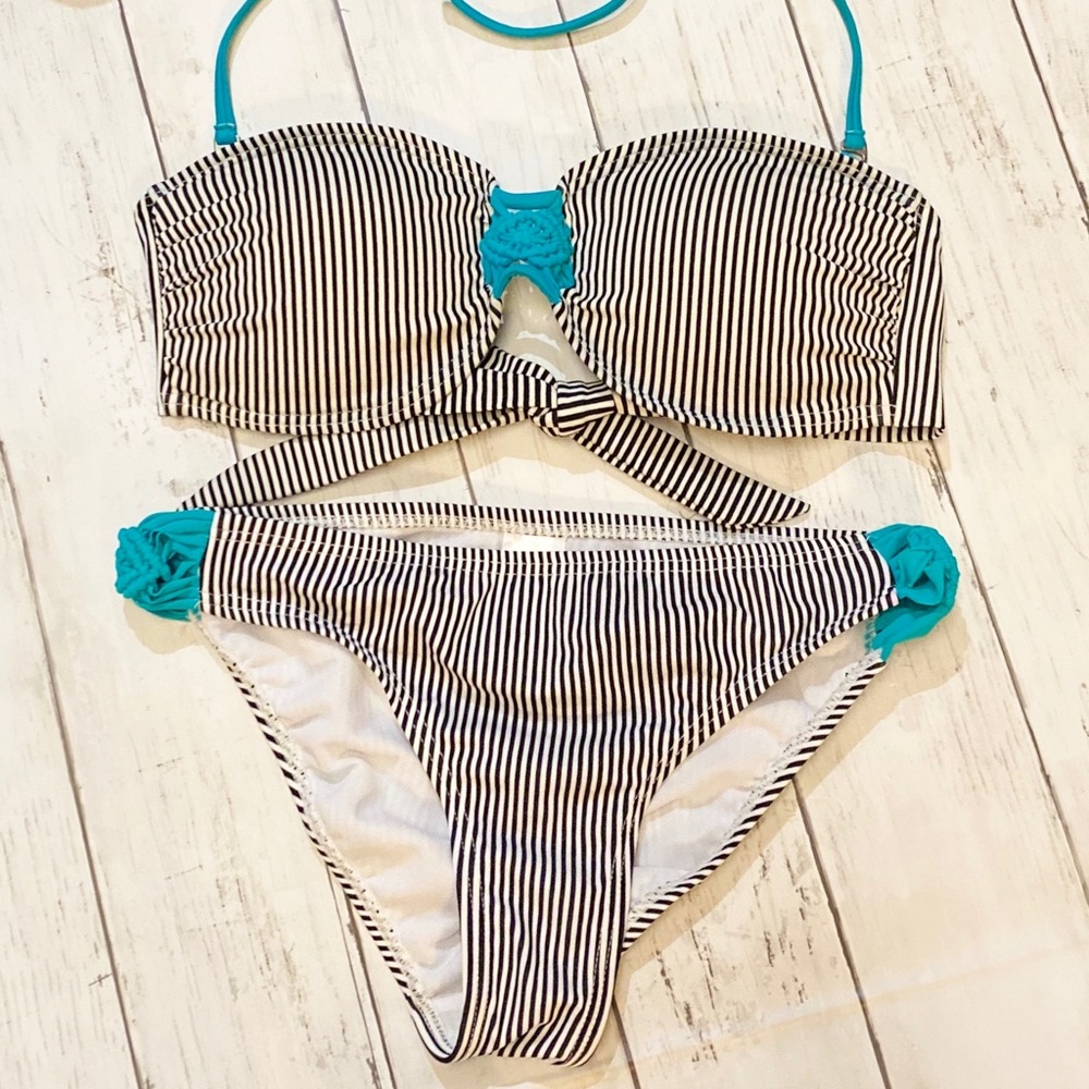 [VGUC] Damsel Swimsuits Bikini Set